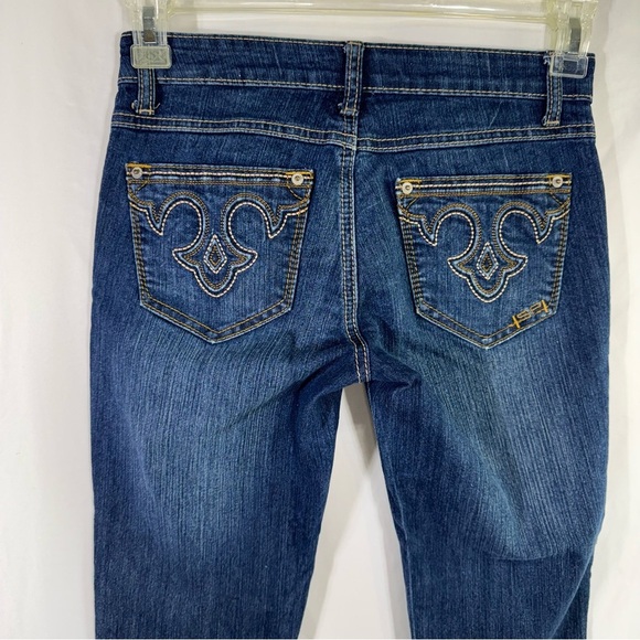 Southpole Women’s Rolled Cuff Medium Wash MidRise Stitch Design Stretch Jeans - Picture 4 of 6